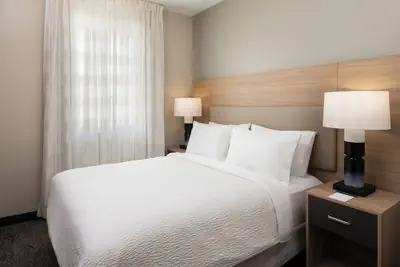 Photo 5 - Candlewood Suites Miami Lakes by IHG