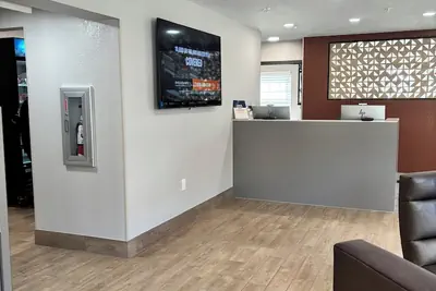 Photo 2 - Candlewood Suites Miami Lakes by IHG