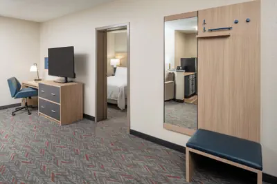 Photo 4 - Candlewood Suites Miami Lakes by IHG