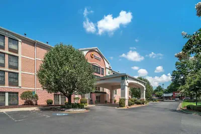 Photo 2 - Comfort Inn & Suites Lake Norman