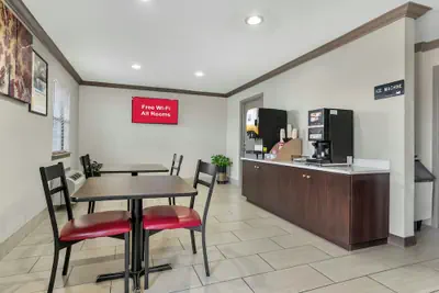 Photo 5 - Red Roof Inn West Memphis, AR