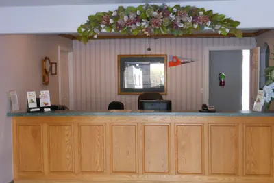 Photo 2 - Economy Inn