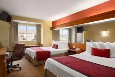 Photo 2 - Days Inn & Suites by Wyndham Lafayette IN