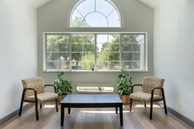 Photo 5 - SureStay by Best Western Sacramento South Natomas