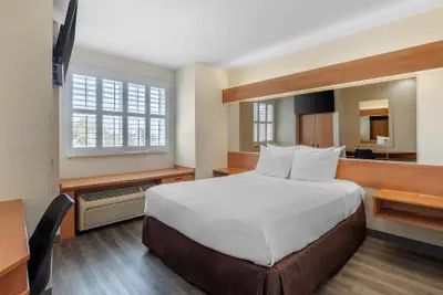 Photo 2 - SureStay by Best Western Sacramento South Natomas