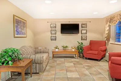 Photo 3 - SureStay by Best Western Sacramento South Natomas