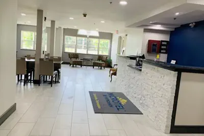 Photo 2 - Microtel Inn & Suites by Wyndham Clarksville