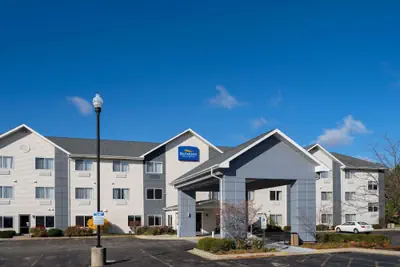 Photo 2 - Baymont by Wyndham Gurnee