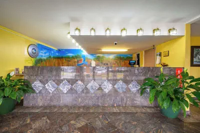 Photo 3 - Econo Lodge Decatur South