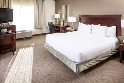 Photo 5 - DoubleTree by Hilton Boston - Milford