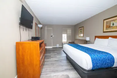 Photo 5 - Travelodge by Wyndham Pueblo