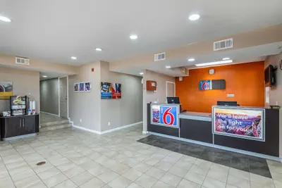 Photo 4 - Motel 6 Waxahachie, TX