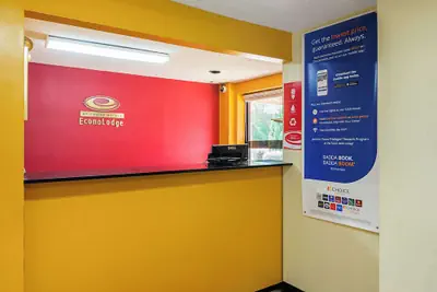 Photo 4 - Econo Lodge Research Triangle Park