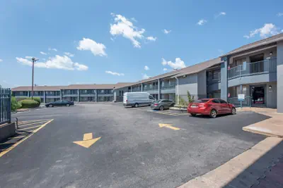 Photo 2 - Quality Inn Near Lake Marble Falls