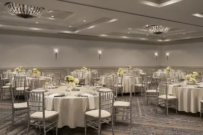 Photo 3 - Bakersfield Marriott at the Convention Center