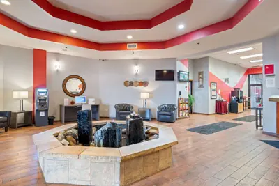 Photo 3 - Ramada by Wyndham Sioux Falls Airport-Waterpark & Event Ctr