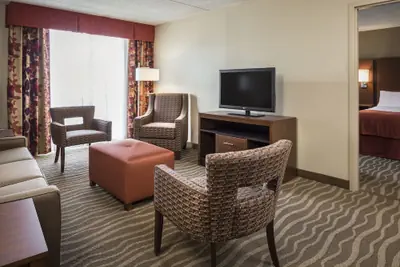 Photo 4 - Holiday Inn Hotel & Suites Des Moines - Northwest by IHG