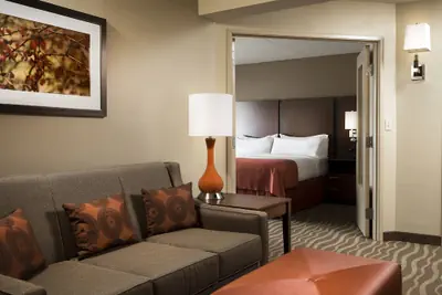 Photo 3 - Holiday Inn Hotel & Suites Des Moines - Northwest by IHG