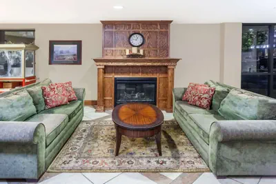 Photo 3 - Baymont by Wyndham Elkhart