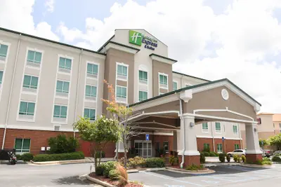 Photo 2 - Holiday Inn Express & Suites Valdosta West - Mall Area by IHG