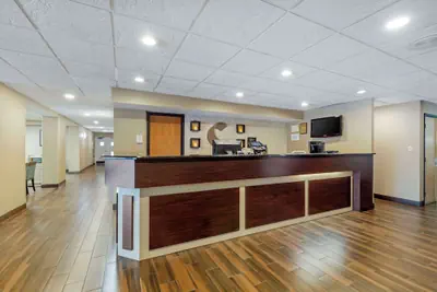 Photo 3 - Comfort Inn Herndon - Reston