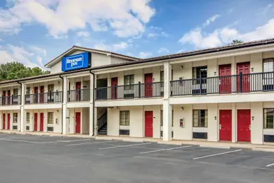 Photo 2 - Rodeway Inn La Grange East