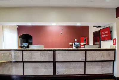 Photo 3 - Red Roof Inn & Suites Middletown - Franklin