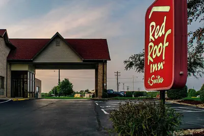 Photo 2 - Red Roof Inn & Suites Middletown - Franklin