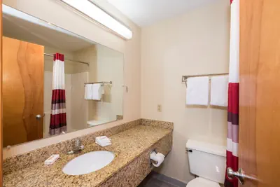 Photo 3 - Red Roof Inn & Suites Middletown - Franklin