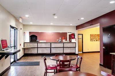 Photo 3 - Red Roof Inn & Suites Middletown - Franklin
