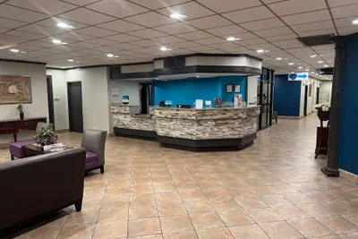 Photo 3 - Clarion Inn & Suites Dothan South