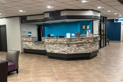 Photo 4 - Clarion Inn & Suites Dothan South