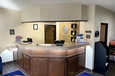 Photo 3 - Comfort Inn Near Kokomo Speedway