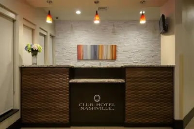 Photo 2 - Club - Hotel Nashville Inn & Suites