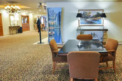 Photo 3 - Piccadilly Inn Airport