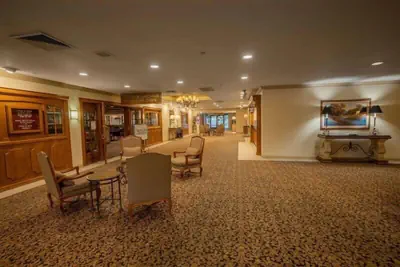 Photo 4 - Piccadilly Inn Airport