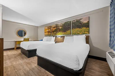 Photo 5 - Days Inn by Wyndham Birmingham/West