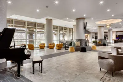 Photo 2 - DoubleTree by Hilton Tulsa - Warren Place