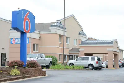 Photo 2 - Motel 6 Anderson, IN - Indianapolis