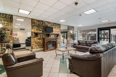 Photo 4 - Econo Lodge Inn & Suites Chambersburg Central