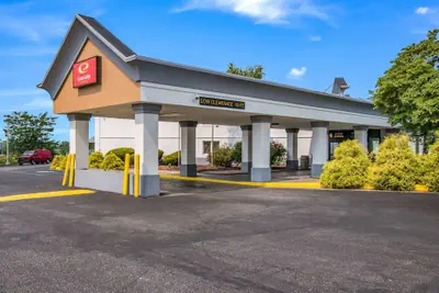 Photo 2 - Econo Lodge Inn & Suites Chambersburg Central