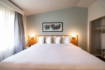 Photo 4 - Alexis Park All Suite Resort