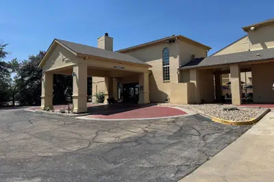 Photo 2 - Days Inn by Wyndham Georgetown