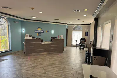 Photo 5 - Days Inn by Wyndham Georgetown