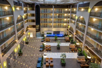 Photo 4 - Embassy Suites by Hilton Seattle Bellevue