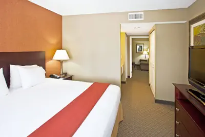 Photo 5 - Holiday Inn Express Clearwater East - Icot Center by IHG
