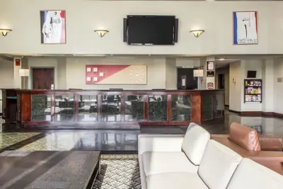 Photo 4 - Clarion Hotel & Conference Center Ronkonkoma MacArthur Airport