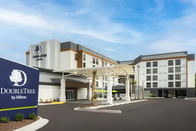 Photo 2 - DoubleTree by Hilton Wilmington, NC