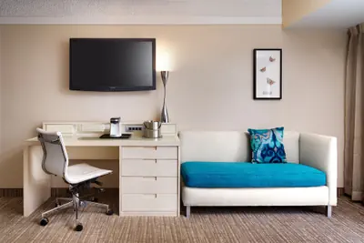 Photo 4 - Atrium Hotel at Orange County Airport