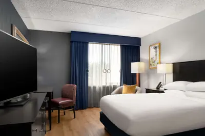 Photo 5 - DoubleTree by Hilton Hartford - Bradley Airport